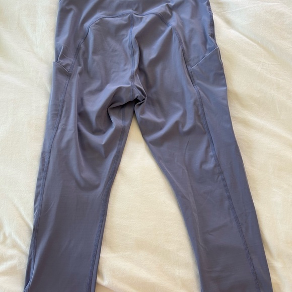Athleta Ultimate Stash Pocket Capri Dusk Purple L - Picture 9 of 14